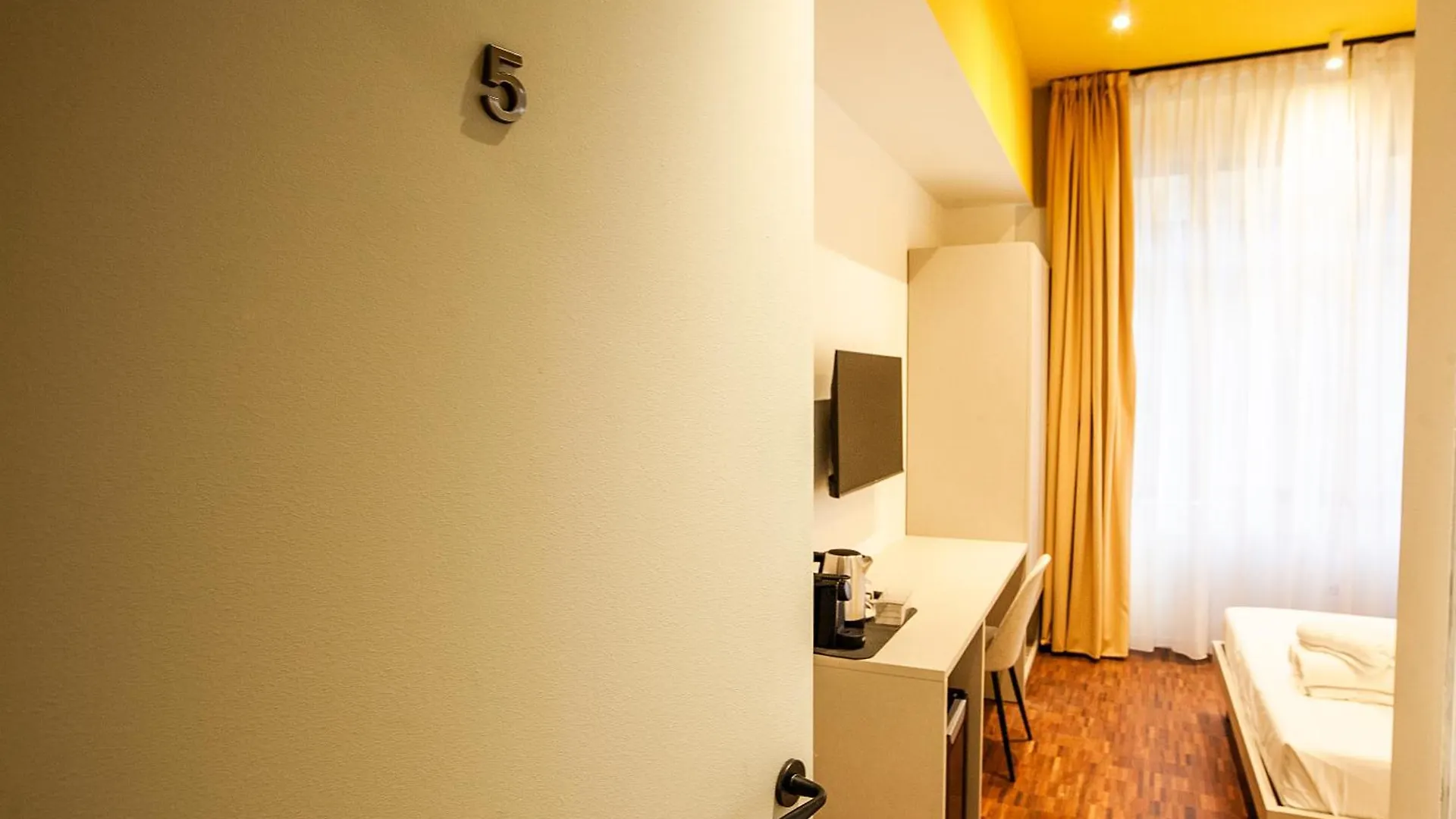 Cvm 19 Hotel Milan Italy