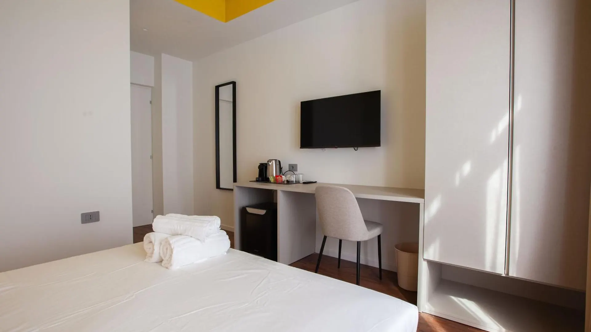 Cvm 19 Hotel Milan 0*,  Italy