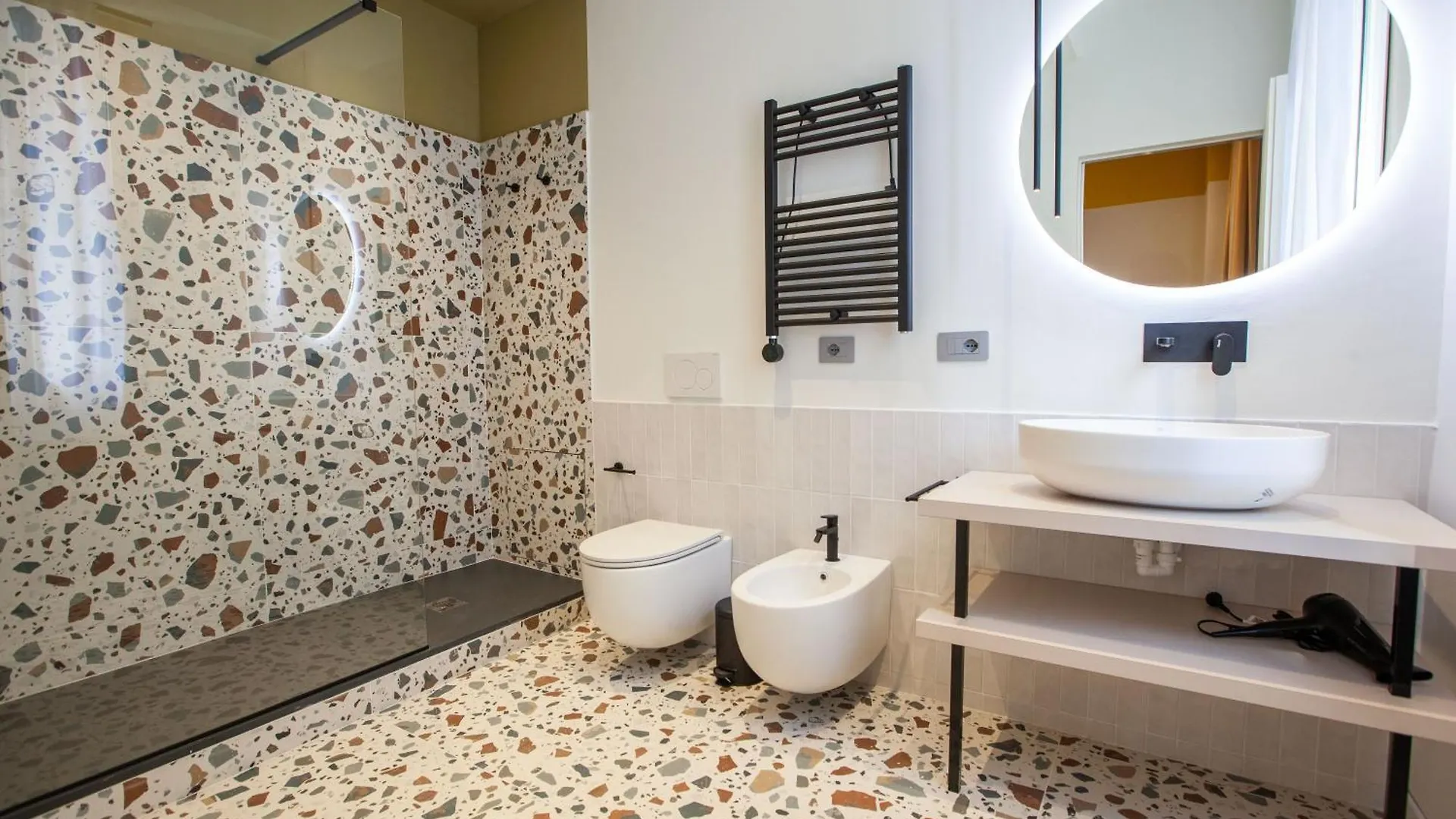 Cvm 19 Hotel Milan 0*,  Italy