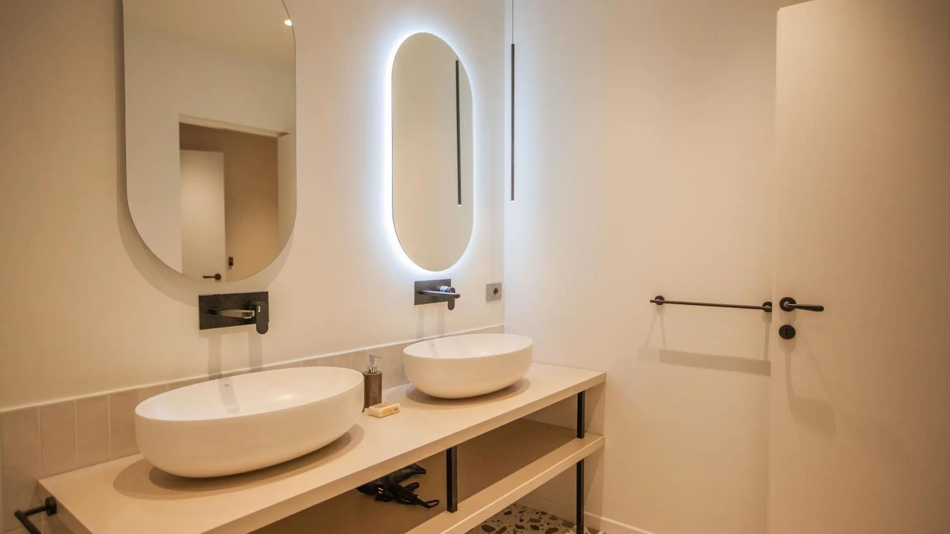 Cvm 19 Hotel Milan 0*,  Italy