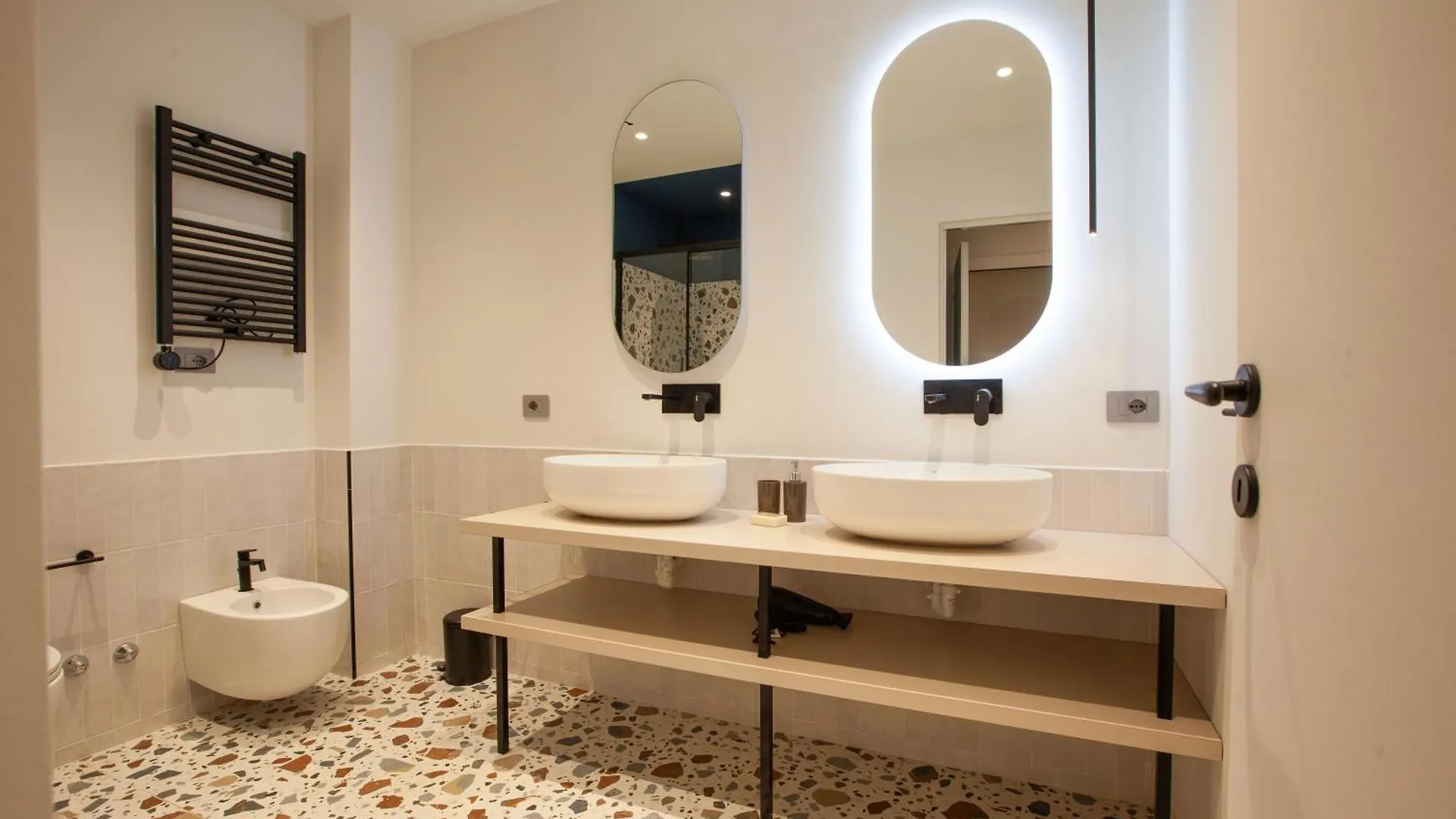 Cvm 19 Hotel Milan