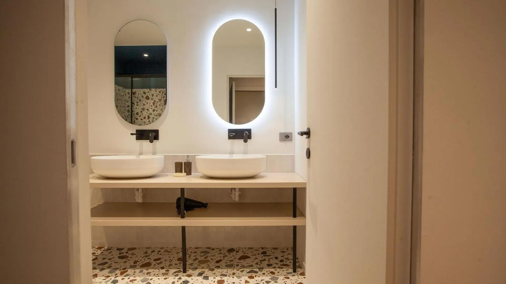 Cvm 19 Hotel Milan Italy